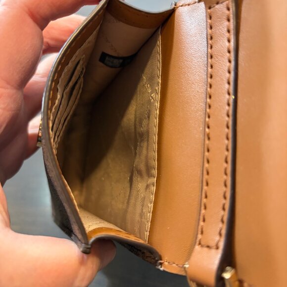 Authentic Michael Kors Jet Set Smartphone Crossbody / Phone Bag - Picture 4 of 6